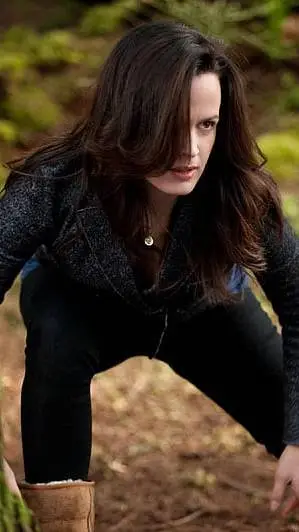 ai character: esme cullen  background