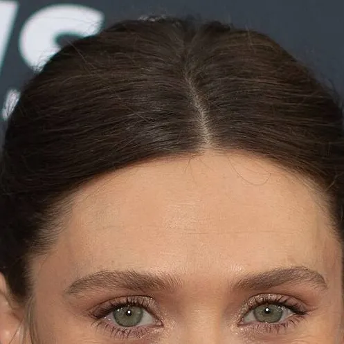 chat with ai character: elizabeth olsen 