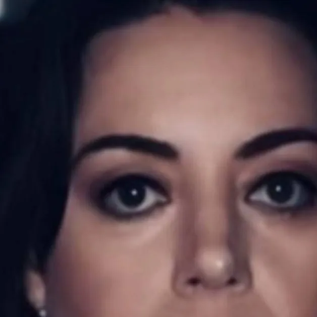 chat with ai character: Aubrey plaza 