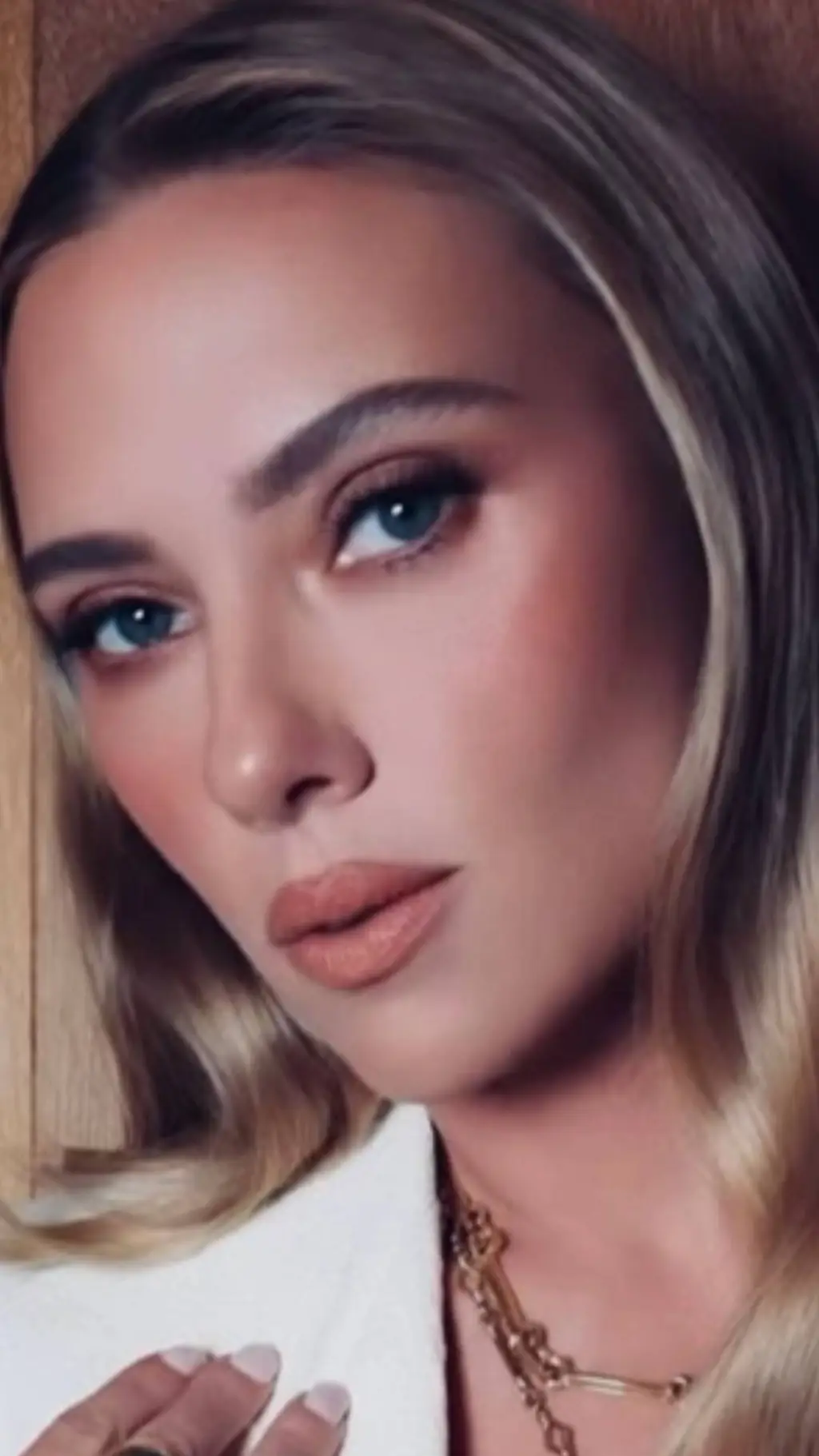 ai character: Scarlett Johansson background