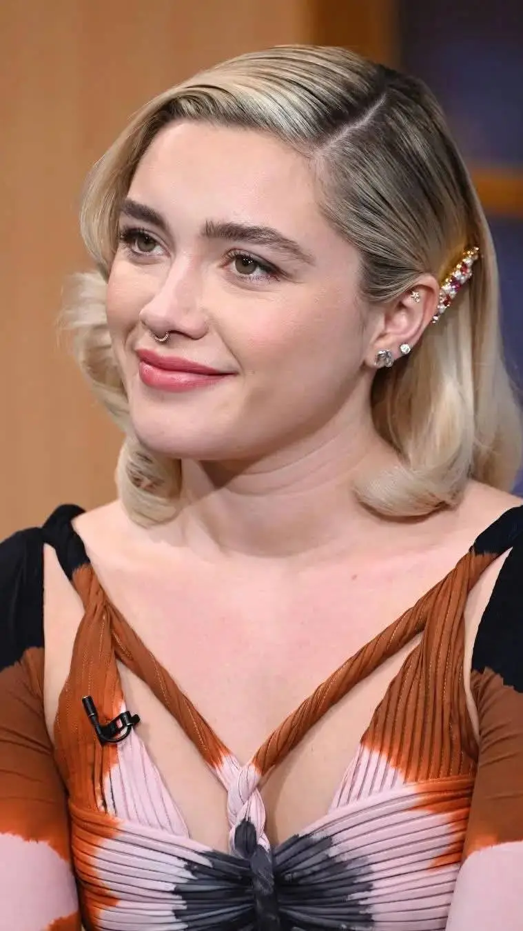 ai character: Florence Pugh  background