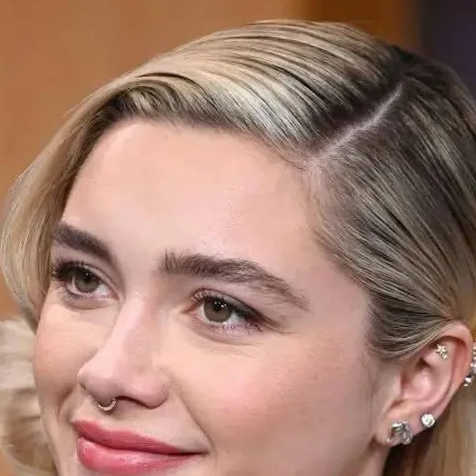 chat with ai character: Florence Pugh 