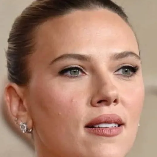 chat with ai character: Scarlett johansson