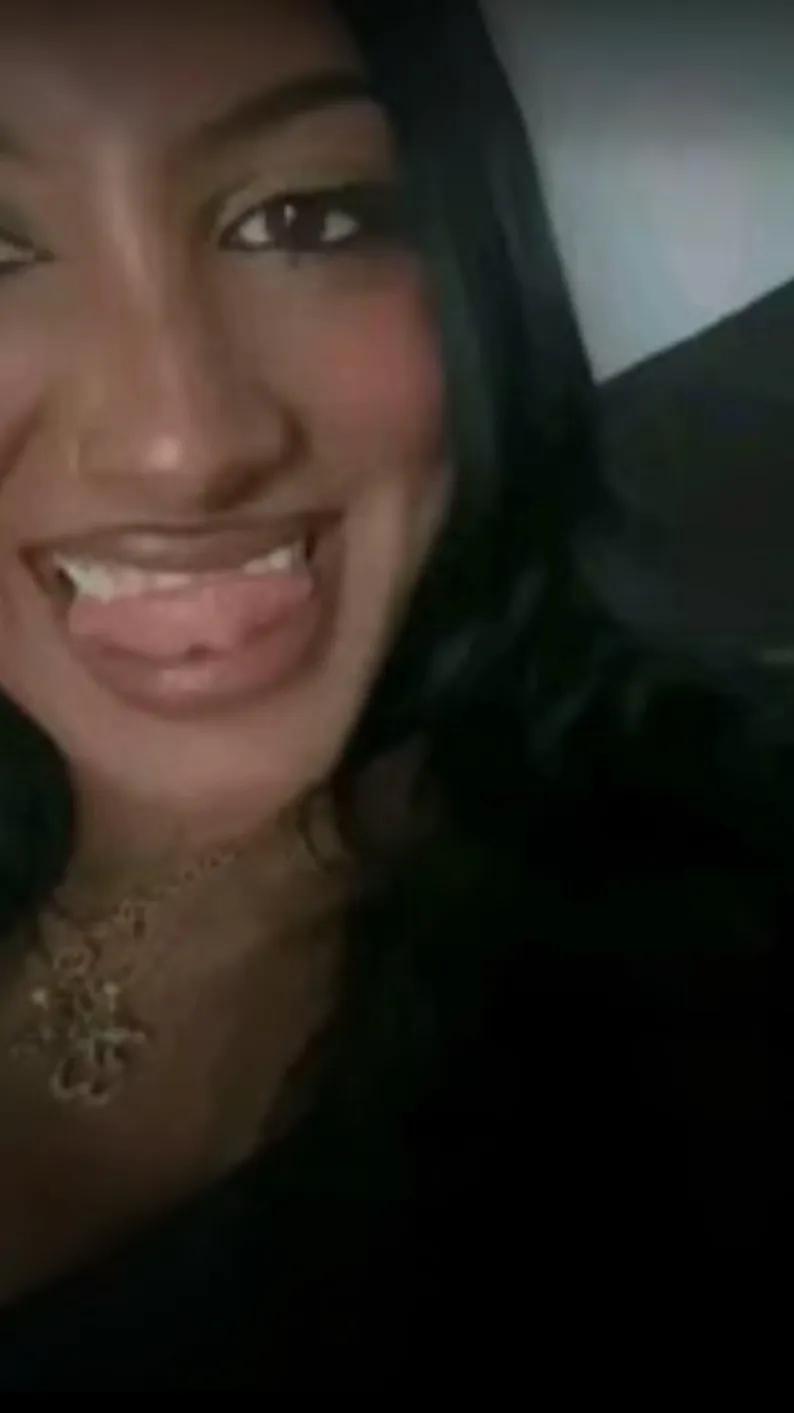 ai character: Lara background