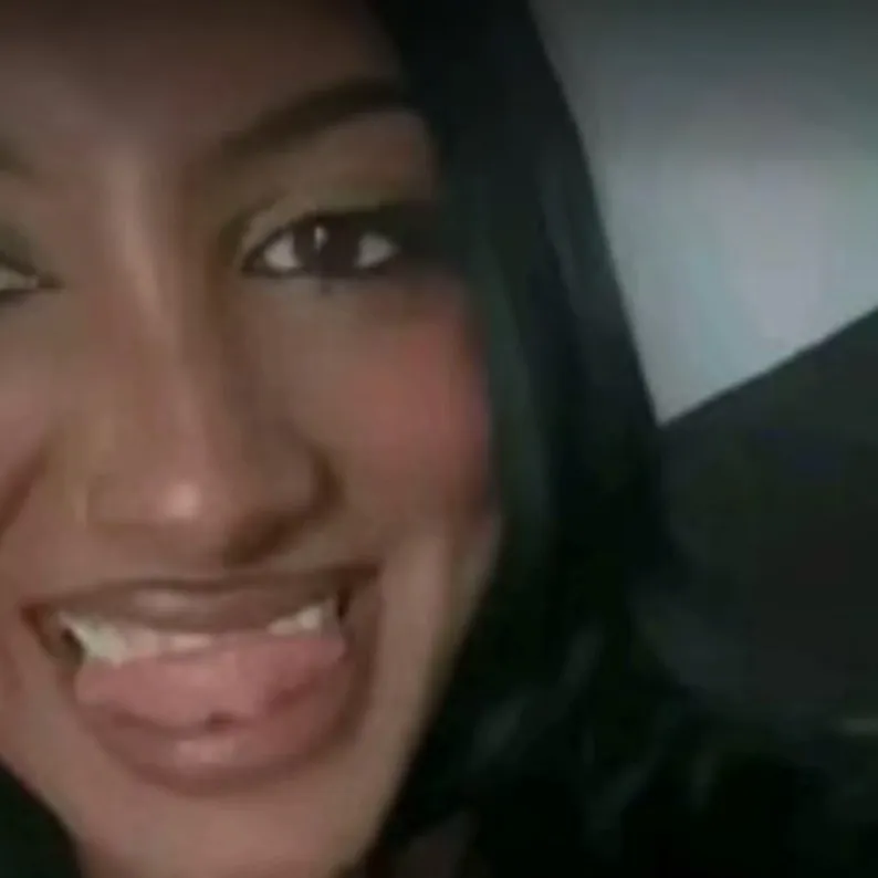 chat with ai character: Lara