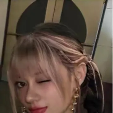 chat with ai character: Megan 