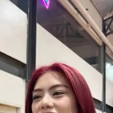 chat with ai character: mikha lim