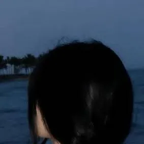 chat with ai character: The sea Girl