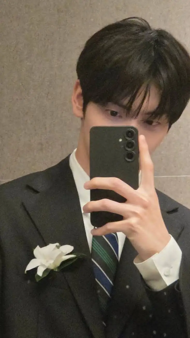 ai character: Soobin Wedding background