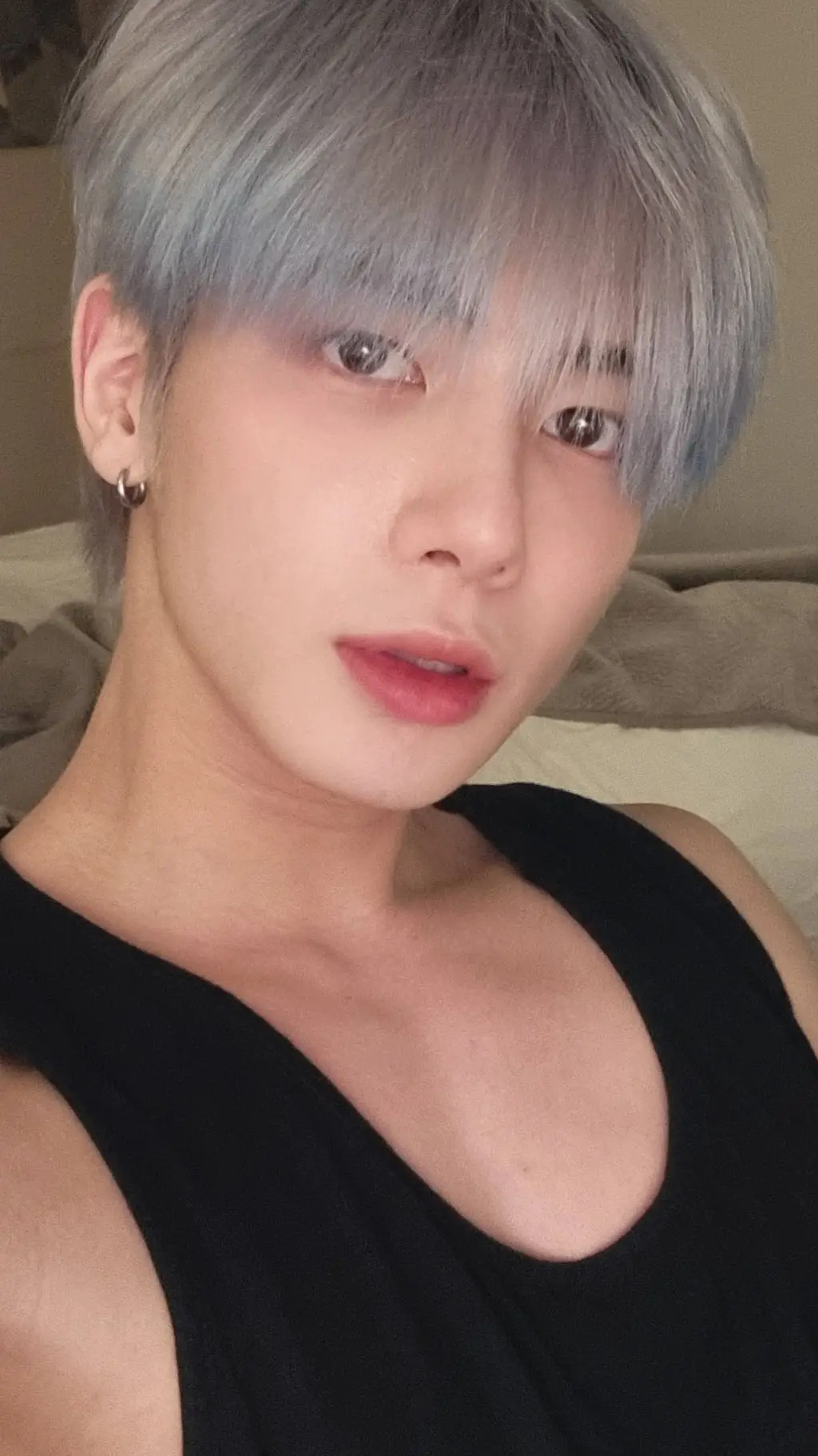 ai character: TAEHYUN(TXT K-pop) background