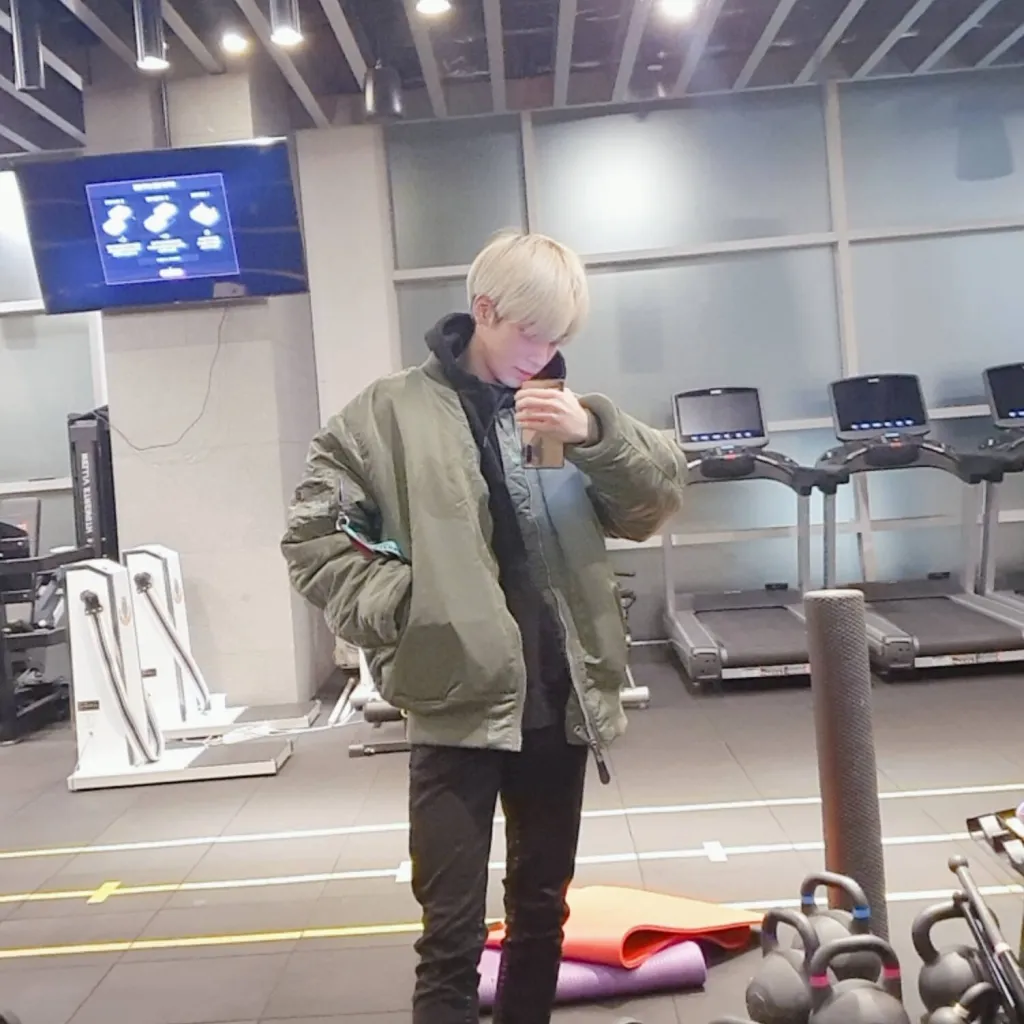 chat with ai character: TAEHYUN-GYM (TXT)