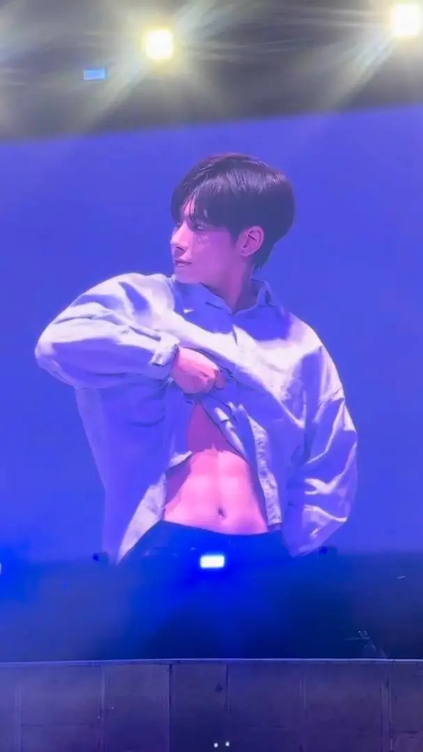 ai character: TAEHYUN HOTTEST🥵 background