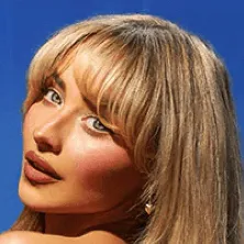 chat with ai character: Sabrina carpenter 