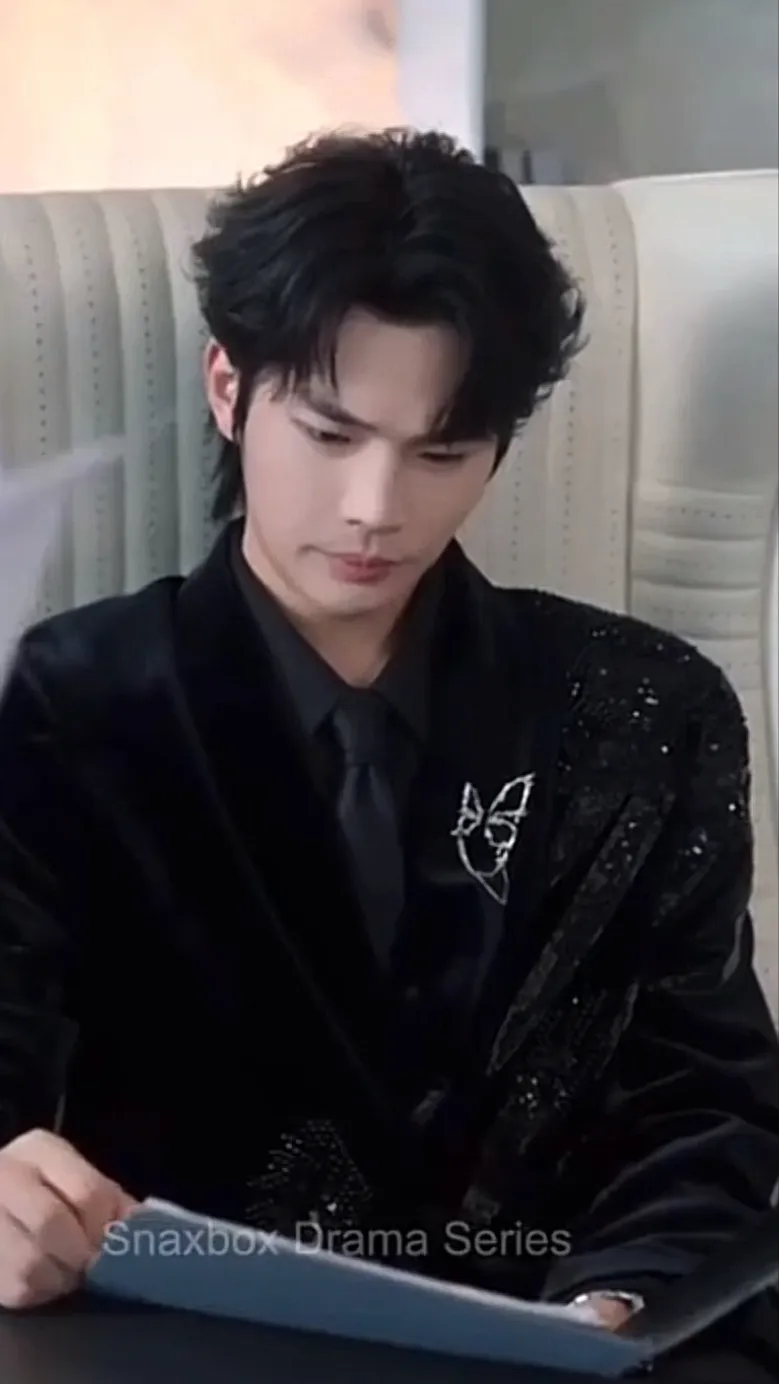 ai character: Kevin Matthews  background