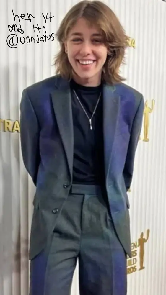 ai character: Bella/onlyjayus background