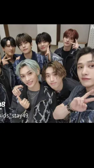 ai character: Skz x huntrix, background