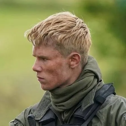 chat with ai character: Erik Sundqvist