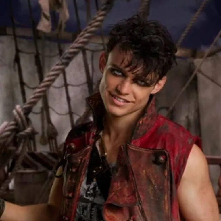 chat with ai character: Harry Hook