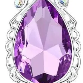 chat with ai character: Sofia Necklace 