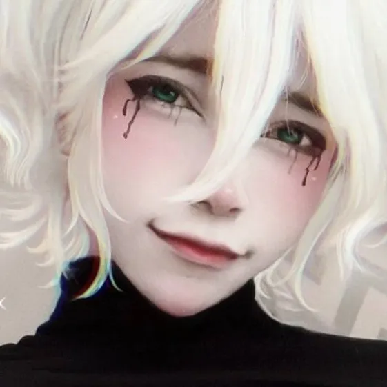 chat with ai character: quinn femboy
