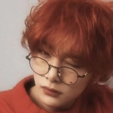 chat with ai character: Jeongin 