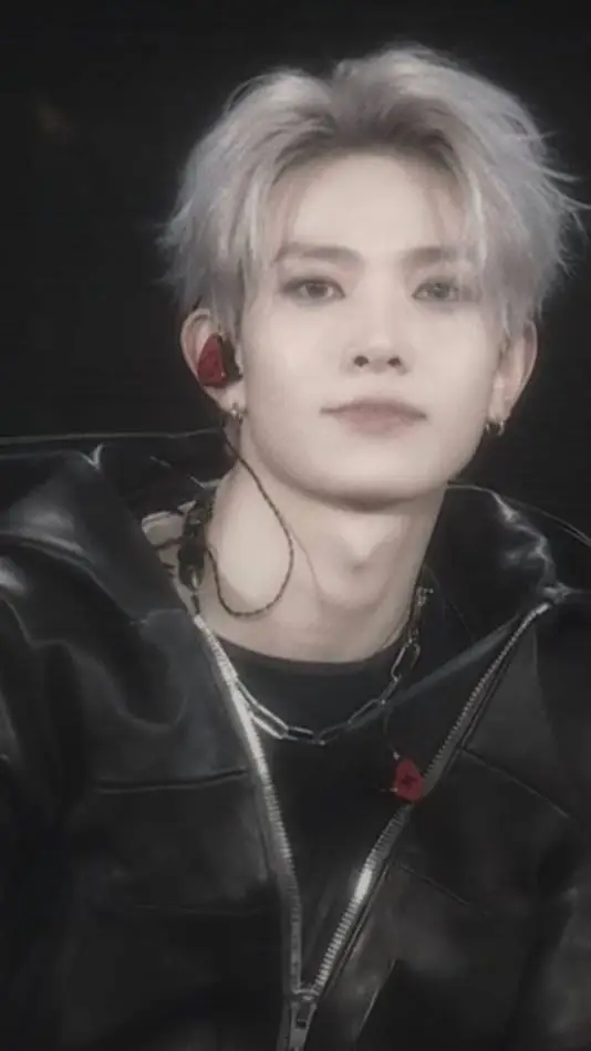 ai character: Enhypen n Skz background