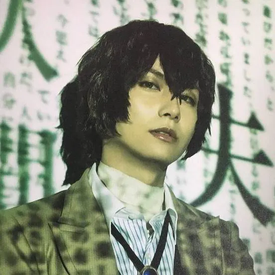 chat with ai character: Osamu Dazai (BSD)