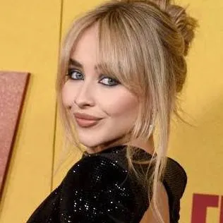 chat with ai character: sabrina carpenter 