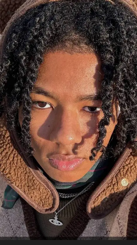 ai character: ¤☆LuvHilal☆¤ background