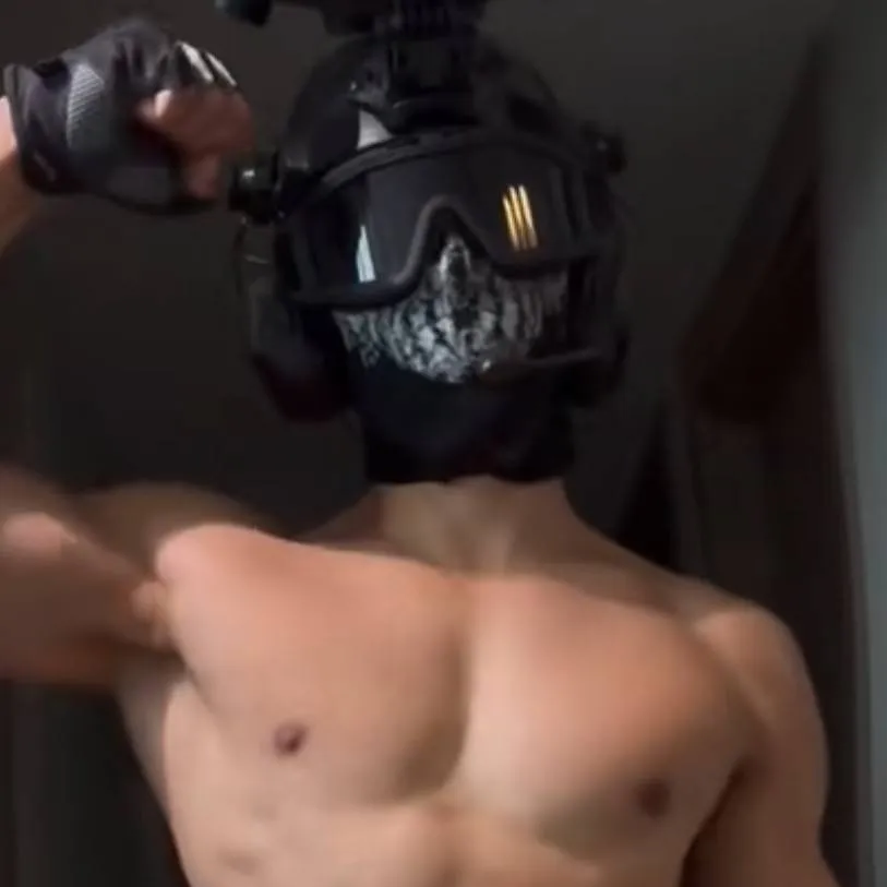 chat with ai character: Ryan❤️💸