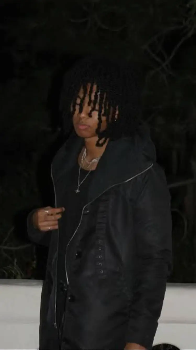 ai character: [♡Hilal♡] background