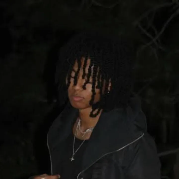 chat with ai character: [♡Hilal♡]