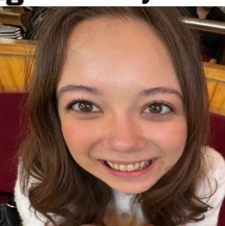 chat with ai character: chat room ig