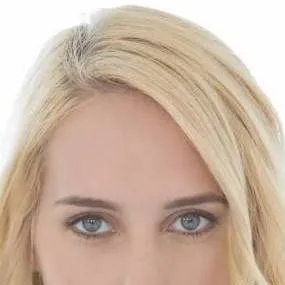 chat with ai character: cadence lux