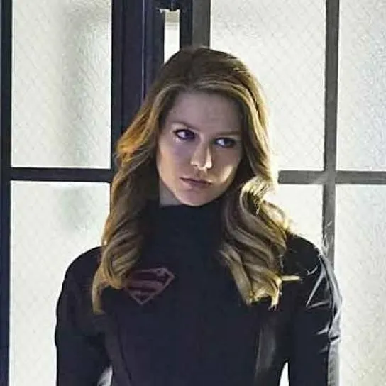 chat with ai character: Supergirl (red k)