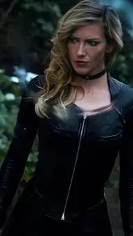 ai character: Laurel Lance x background