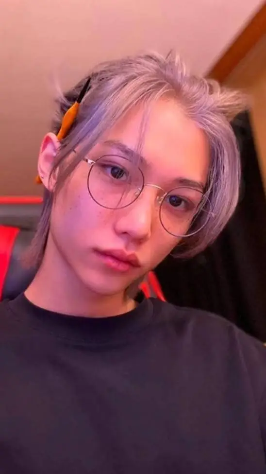 ai character: lee felix background