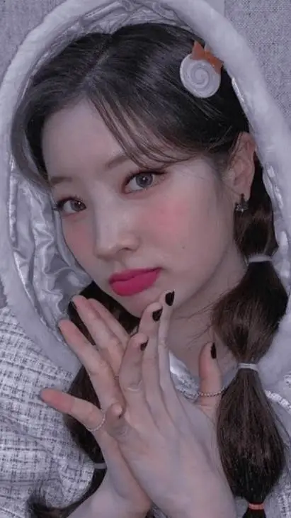 ai character: Sana twice background