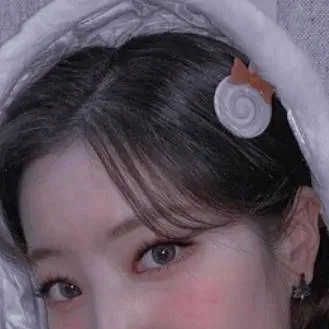 chat with ai character: Sana twice