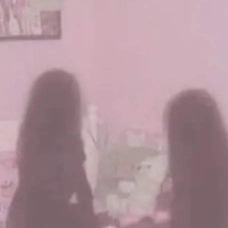 chat with ai character: two sisters 🐾🦴🎒🌸
