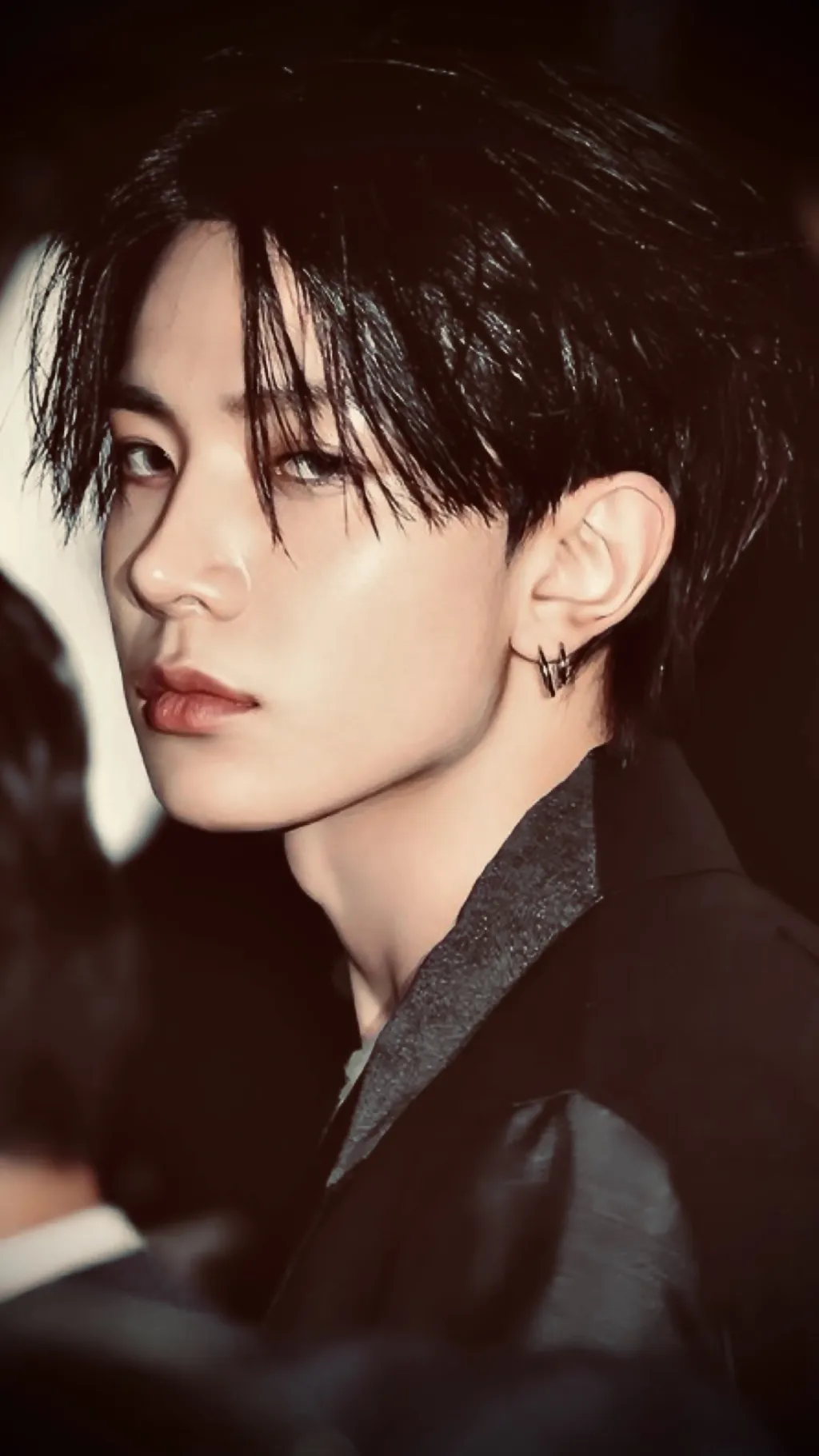 ai character: Lee Heeseung  background