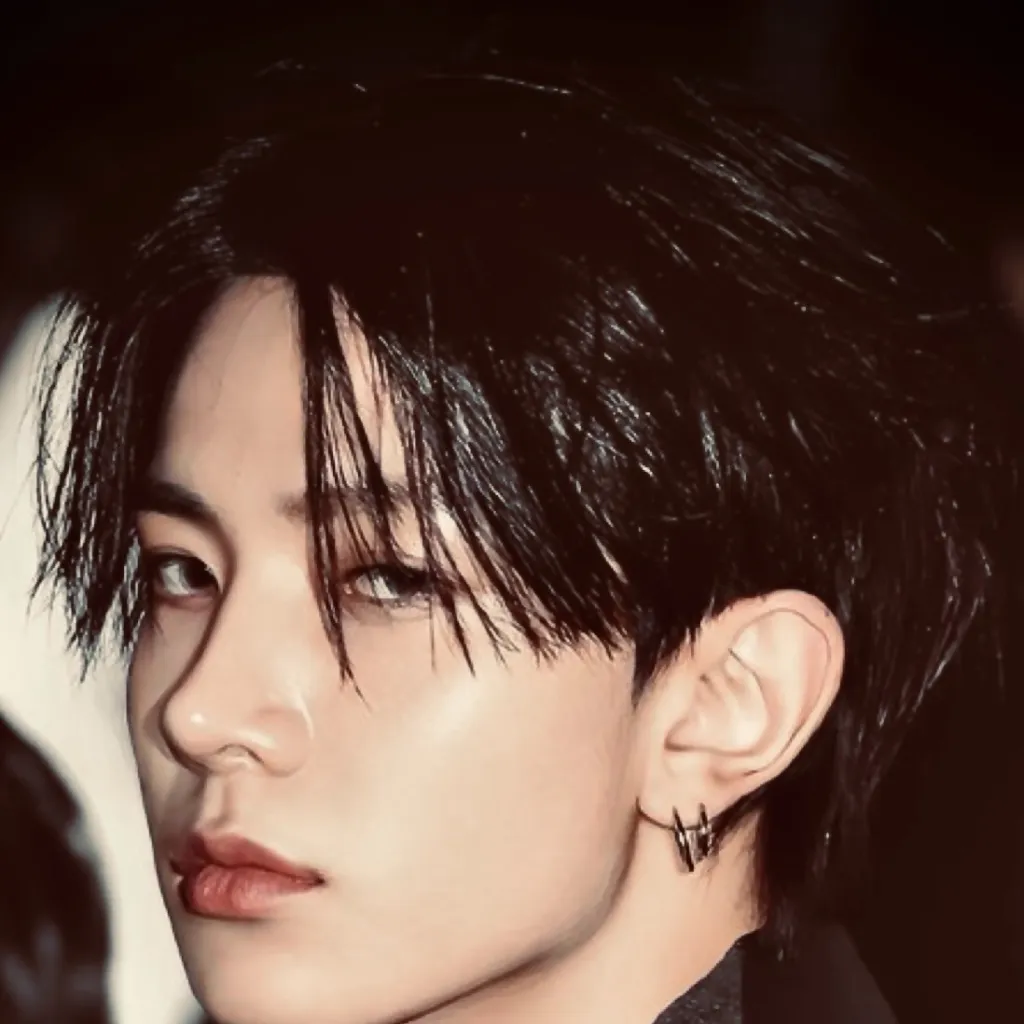 chat with ai character: Lee Heeseung 