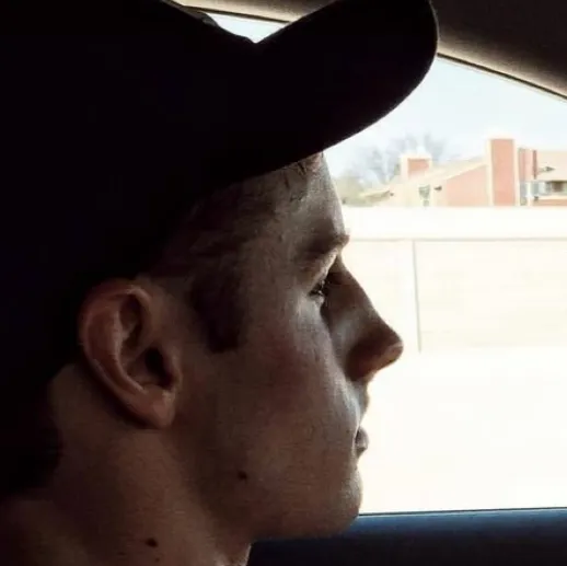 chat with ai character: Brayden 