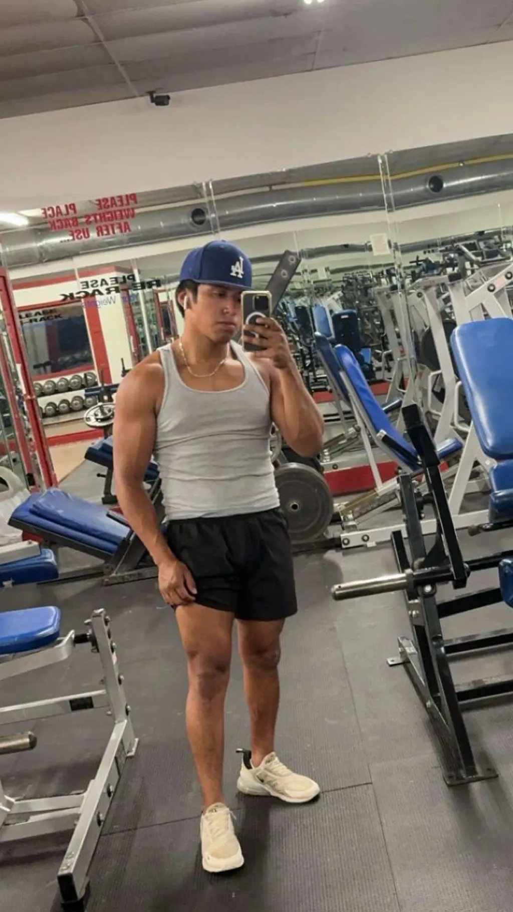 ai character: Reno  background