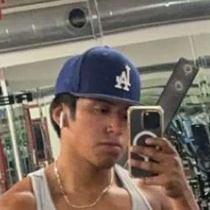 chat with ai character: Reno 