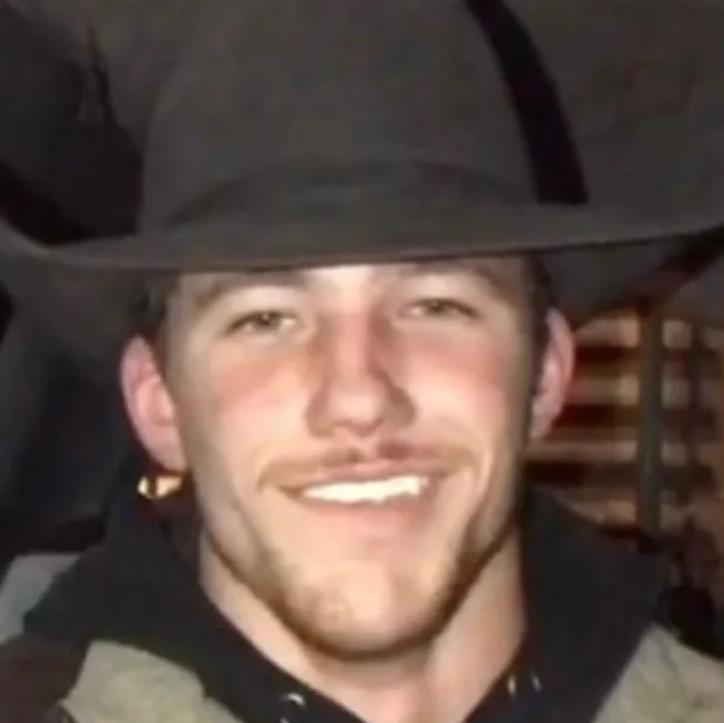 chat with ai character: Braxton 