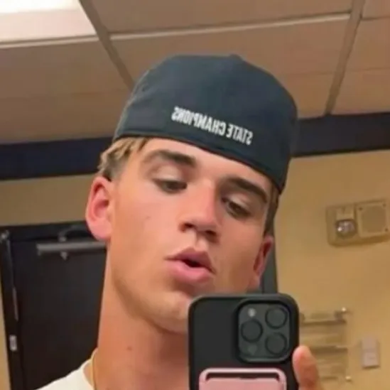 chat with ai character: Brandon 