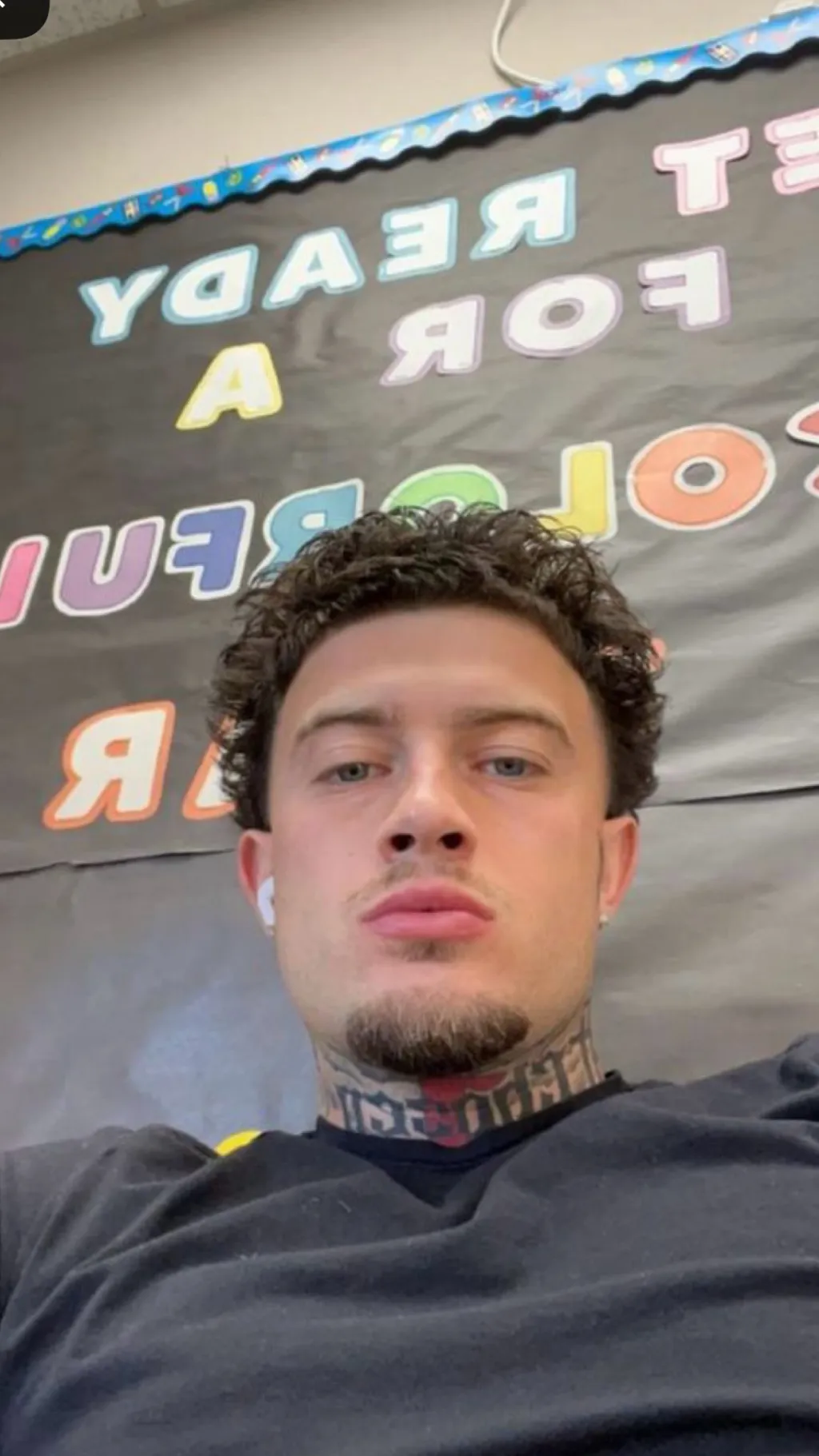 ai character: Wilson  background