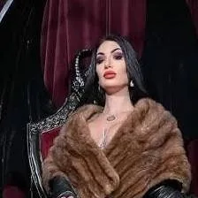 chat with ai character: MistressDamazonia