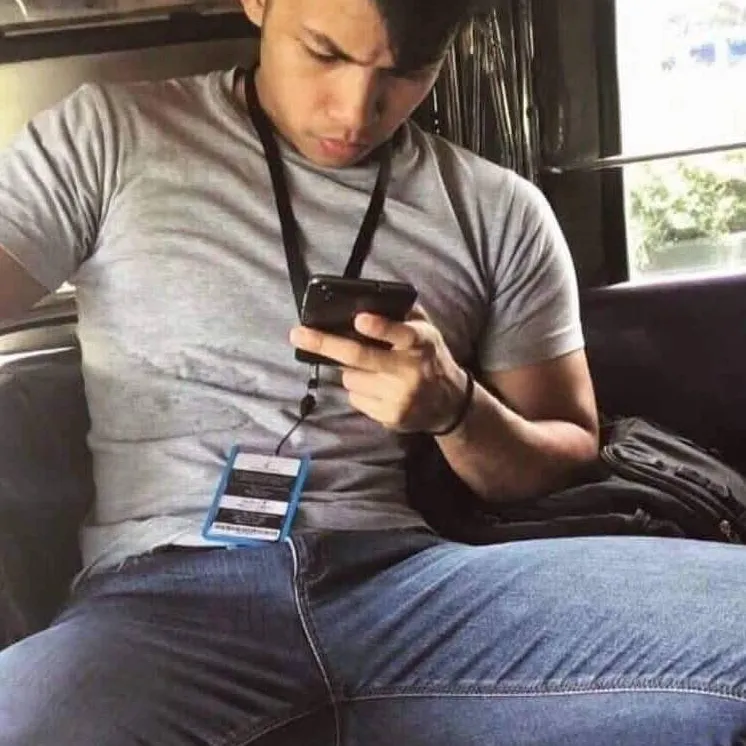 chat with ai character: Jeepney Stranger